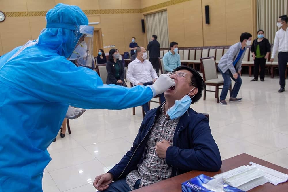 Chống Covid-19, cuộc chiến chưa có hồi kết…