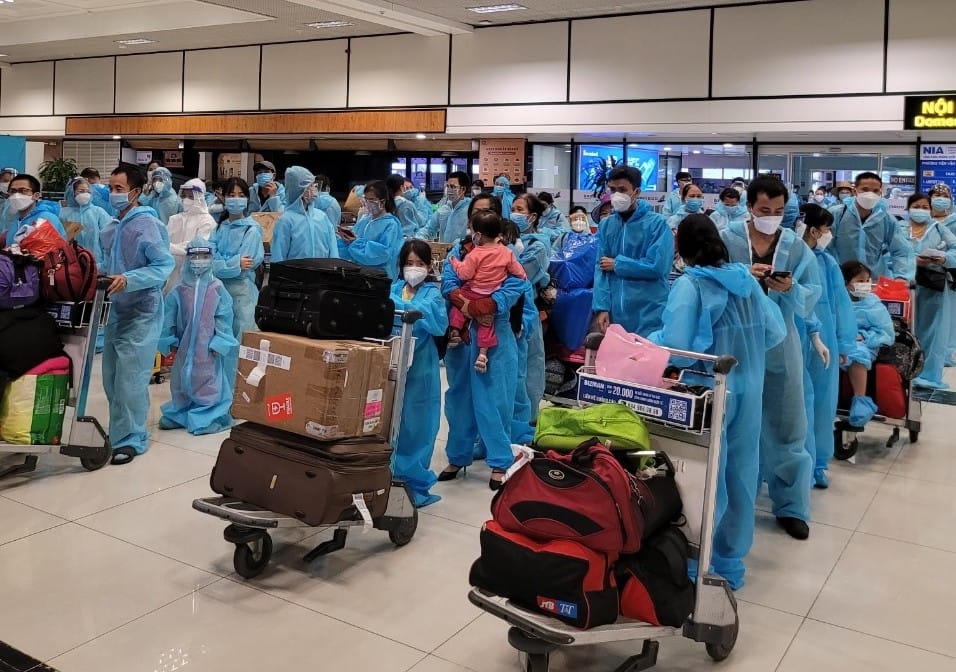 Gần 650 người Bắc Ninh về quê trên ba chuyến bay